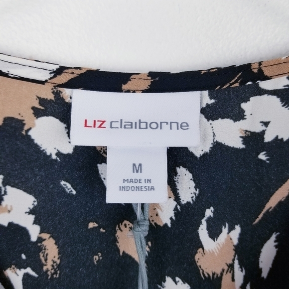 Liz Claiborne Black Cheetah Ruffle Blouse NWT, size Medium - Picture 3 of 8